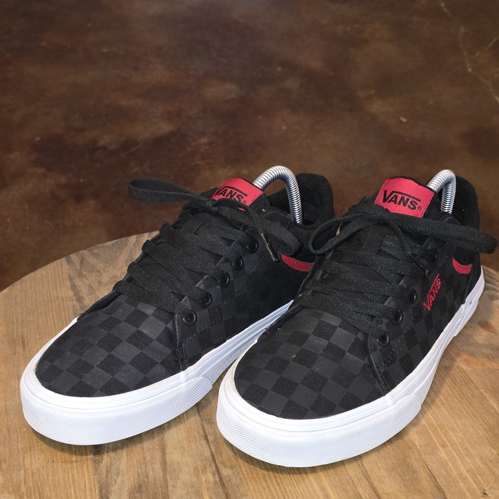 VANS Seldan Checkerboard Black & Red Skate Shoes Men’s Size 8
